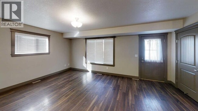 Photo - 11246-1175A 75a Ave