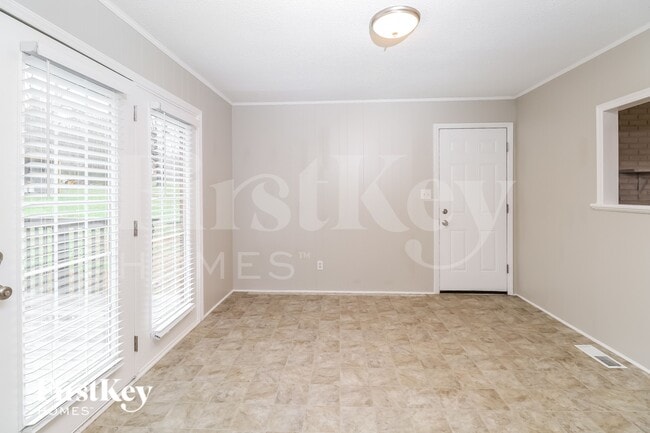 Photo - 4809 Maplecrest Dr