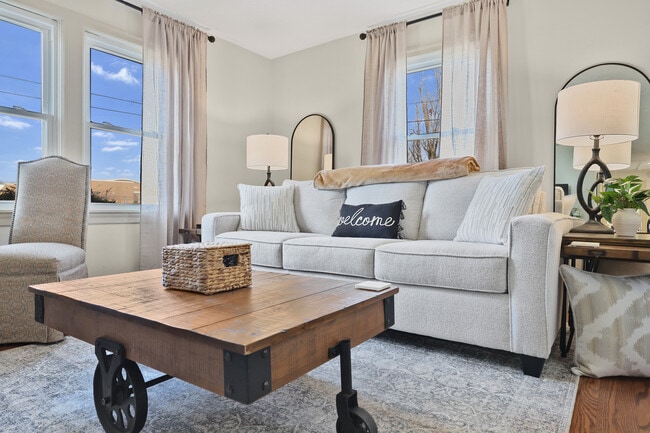 Photo - 1700 Kirby Dr