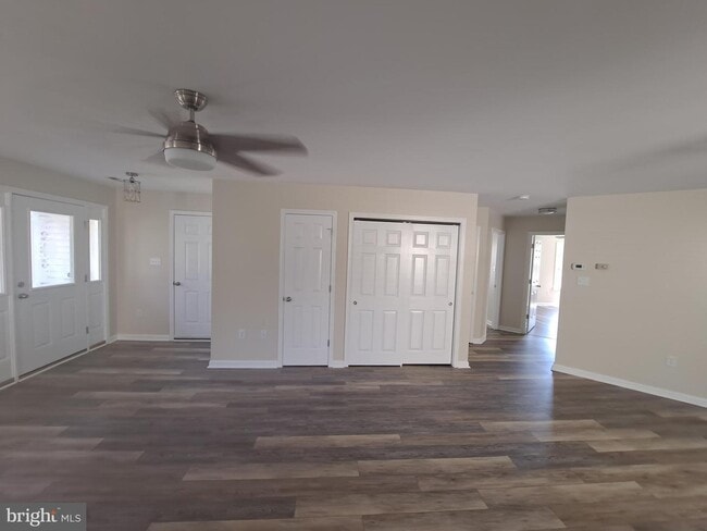 210 Amaret St
