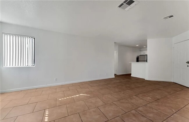 5076 S Rainbow Blvd
