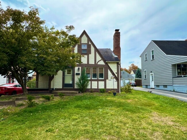 Building Photo - 33 Marlindale Ave Rental
