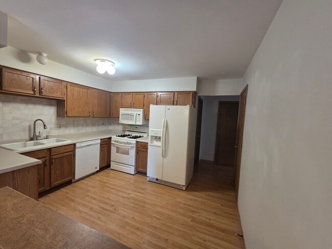 Photo - 1485 Exeter Ln