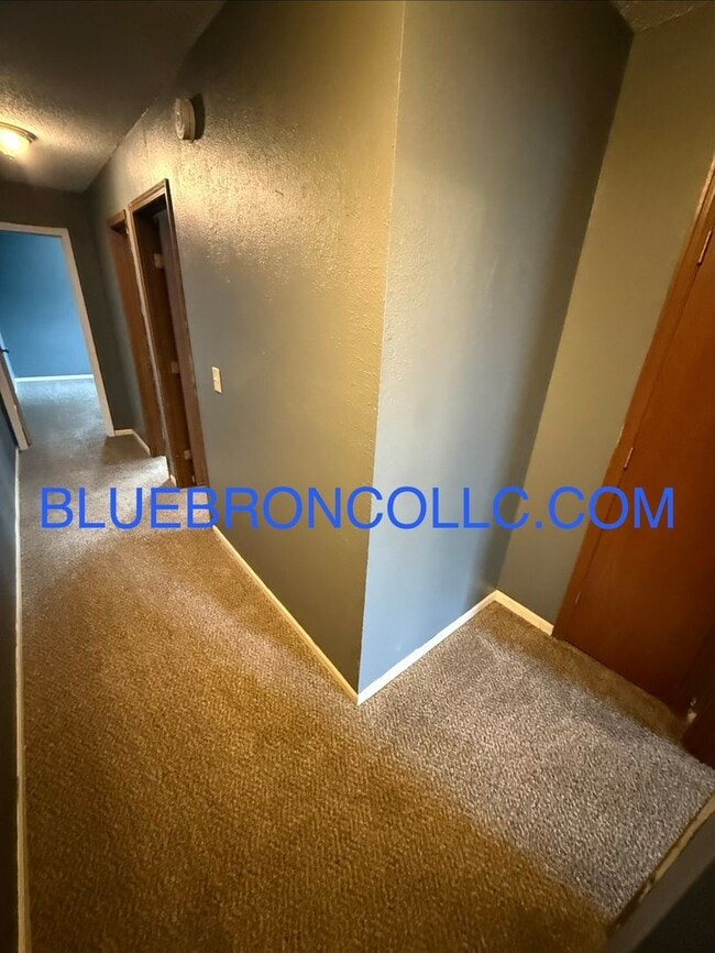 Photo - 141 SW Oxford Pl