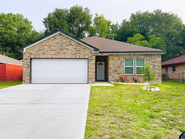 Photo - 2150 Mosher Ln House