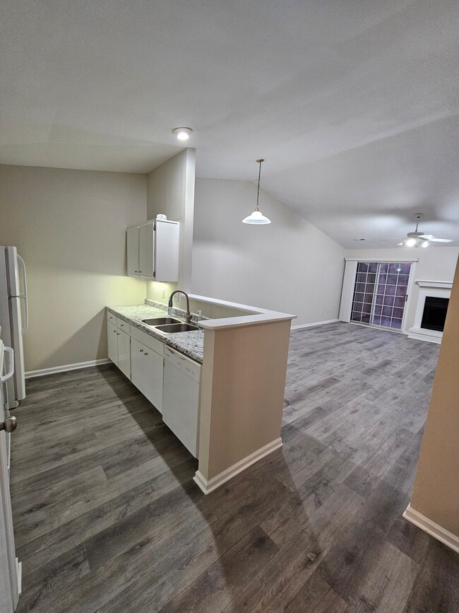 Cocina - 102 Village Ct