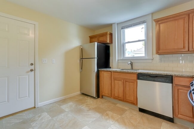 Photo - 18 Peck St