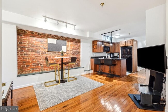 Photo - 1514 21st St NW Unit 1