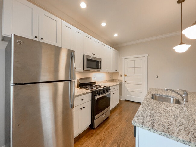 Photo - 1364 E 52nd St Unit W4