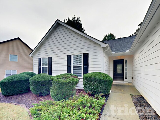 Photo - 923 Laurel Green Ln NE