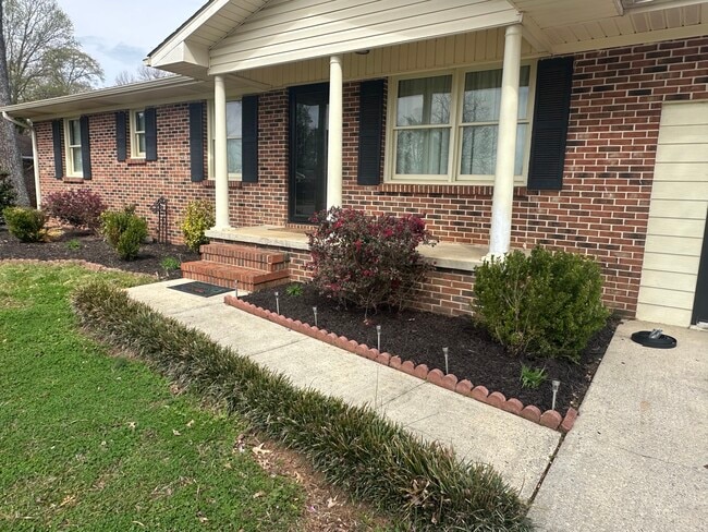 Building Photo - 18516 Elles Dr