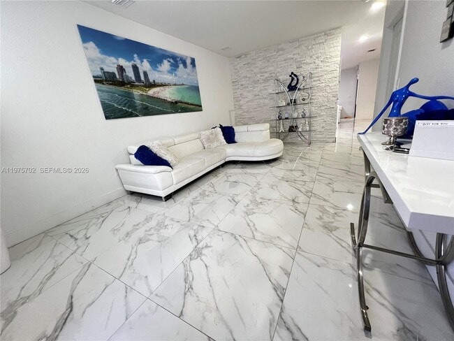 Photo - 748 NE 34th Ave