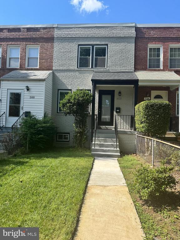 Building Photo - 502 E Nelson Ave Rental