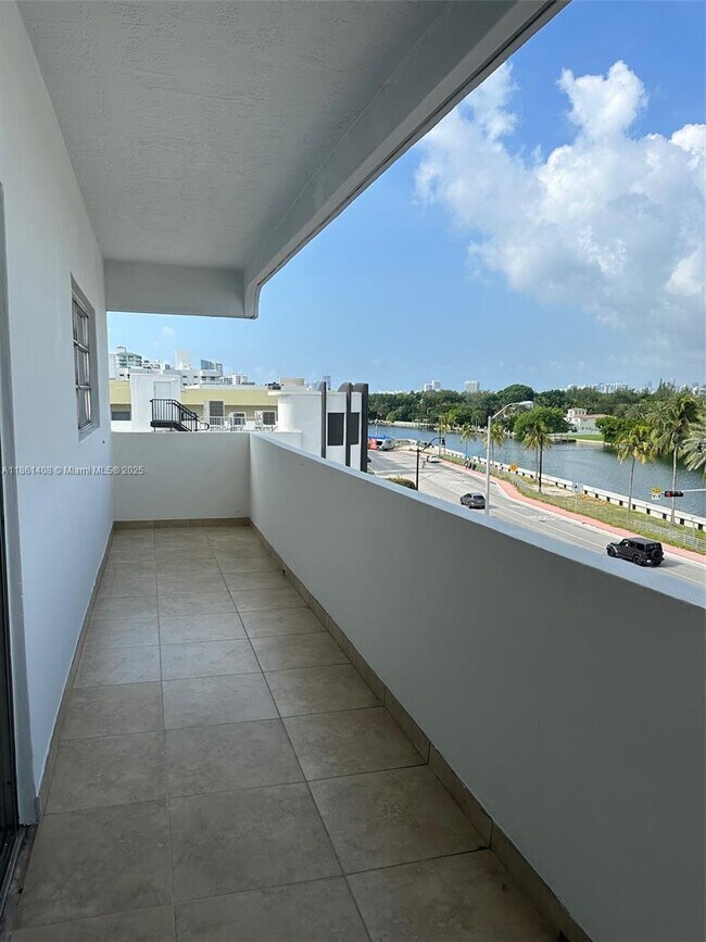 Photo - 4101 Indian Creek Dr Unit 506