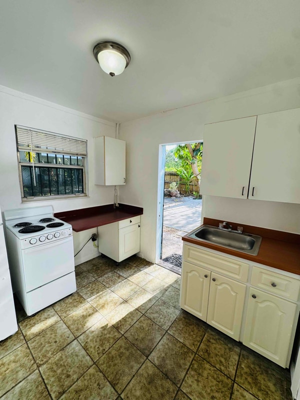 Photo - 1810 SW 24th Ter Unit 3