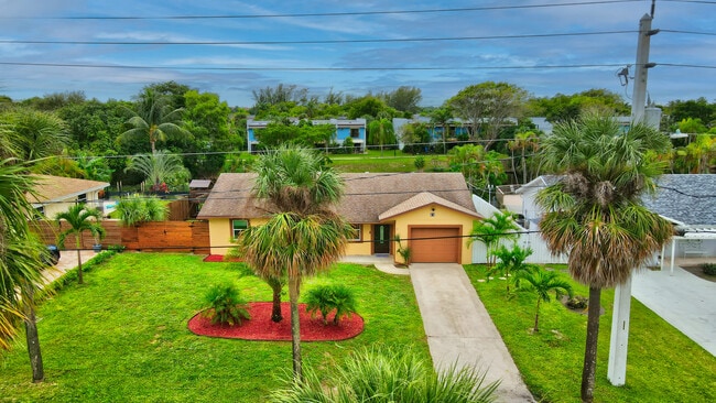 Photo - 414 Lindell Blvd