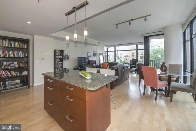 Building Photo - 1010 Massachusetts Ave NW Unit 501