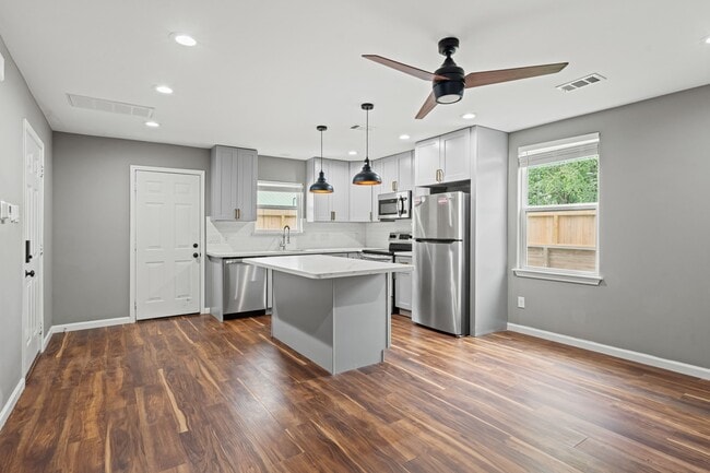 Photo - 25804 Maplewood Dr