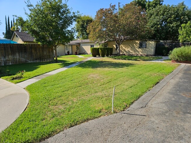 Front yard - 3851 Oakdale St Unit 3851 Oakdale Rental