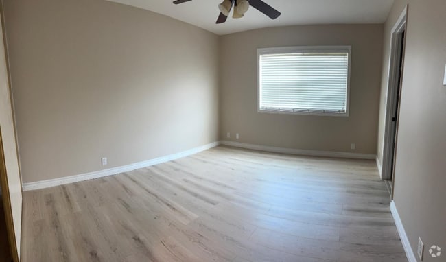 Building Photo - 5 Firwood Rental