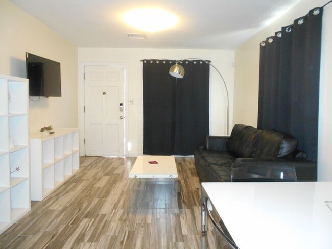 Photo - Charming Fully Remodeled Bungalow in Downt... Unit 1