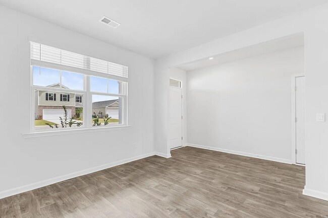 Photo - 201 N Lgt Wy