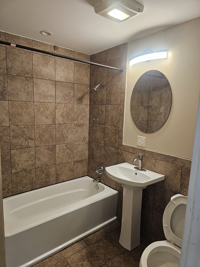 Vista del baño - 115 Regent St Unidad #3