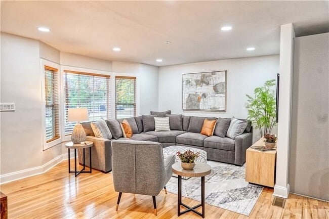 Photo - 2250 Dodson Dr