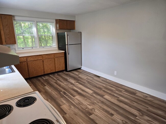 1240 Manor St Unit first floor