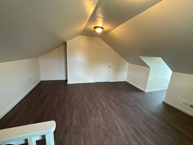 Photo - 3 Bedroom House, Parking, Yard-York City SD