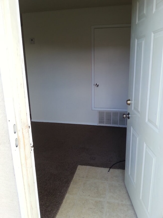 Photo - 2101 Elm St SE