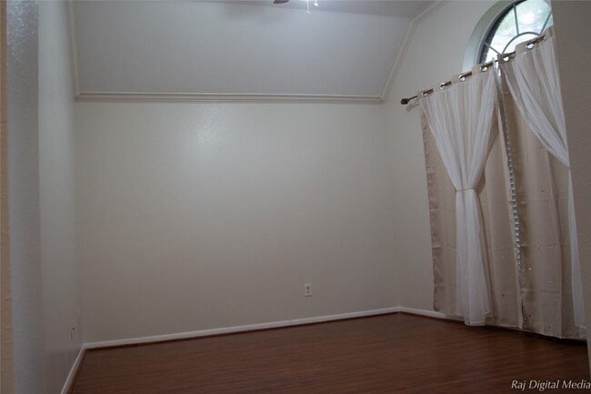 Photo - 4918 Pinder Ln