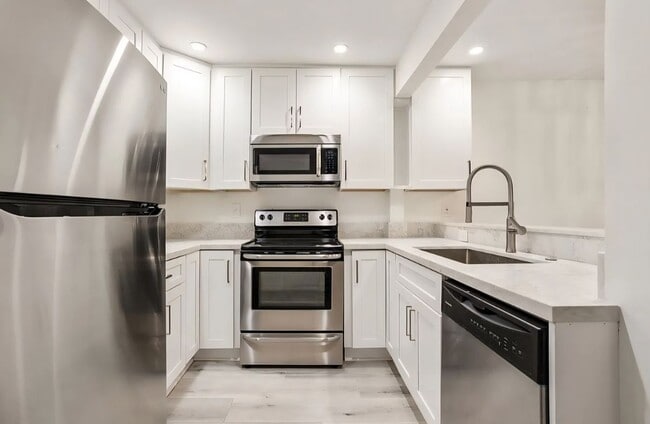 Photo - 355 S Madison Ave Unit Apt 124