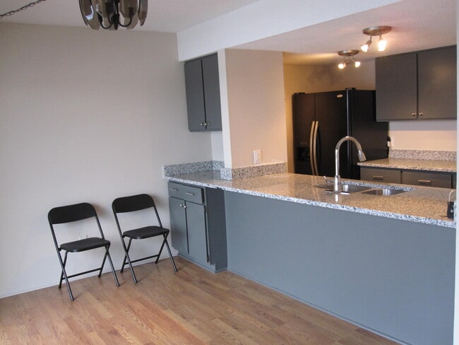 Photo - 820 Cliffs Dr Unit 306