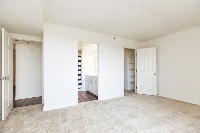 Photo - Lake Arbor Towers