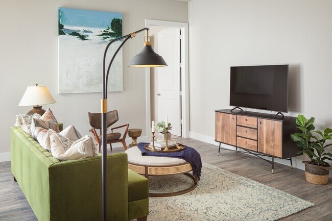 Photo - Move Smarter – Up to 2 Months Free + Low $... Unidad BMP