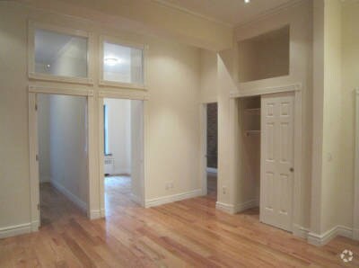 Building Photo - 138 E 16th St Unit 5B Rental