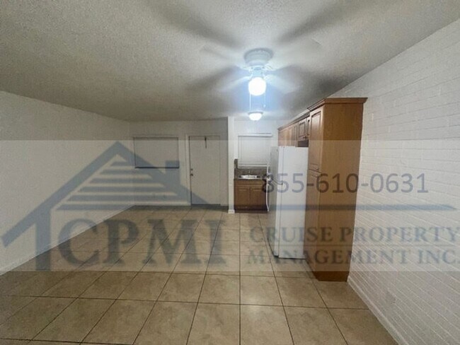 Photo - 216 N 61st Ave