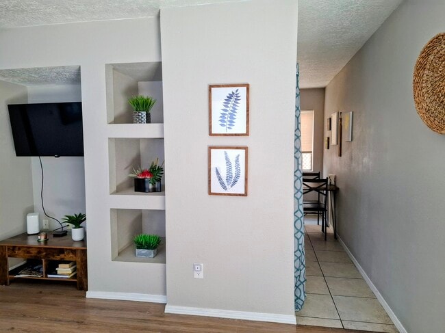 Photo - 1406 Pennsylvania St NE Unit Fully furnished Uptown 2BD condo