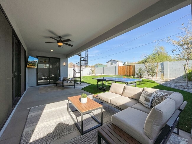 Photo - 8031 N 14th Pl