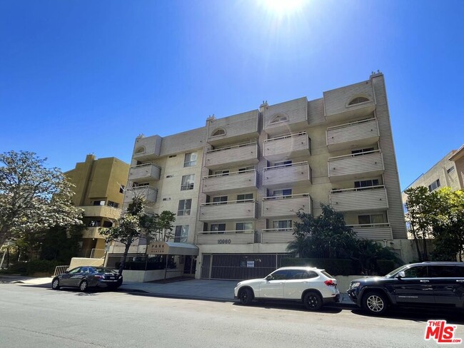 Building Photo - 10960 Ashton Ave Unit 409 Rental