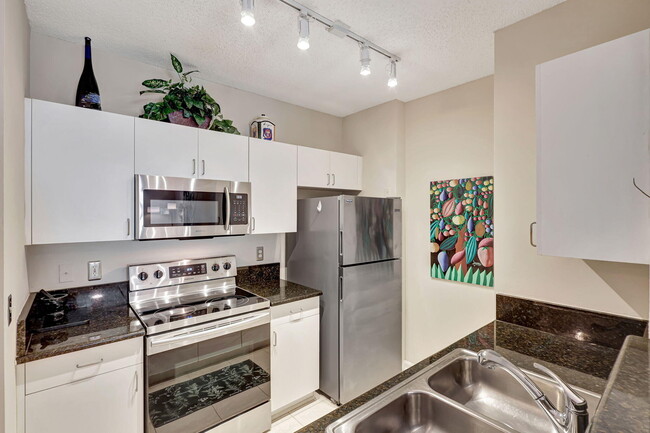 Photo - 630 S Sapodilla Ave Unidad 203