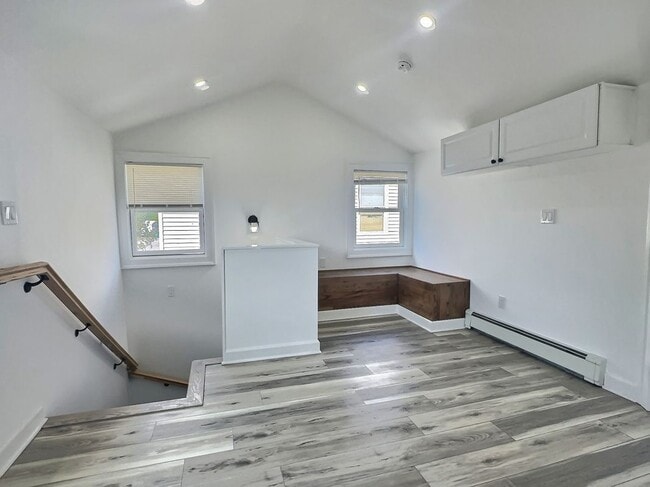 Photo - 41 Taff Ave Unit 3rd Floor