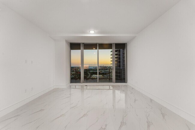 220 Lake Shore Dr