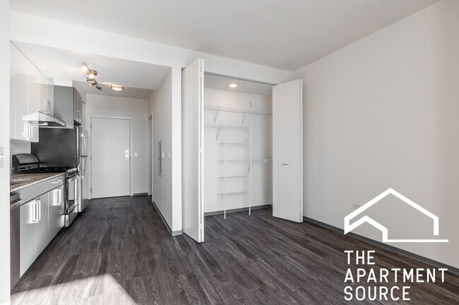 Photo - 2340 N California Ave Unidad 405