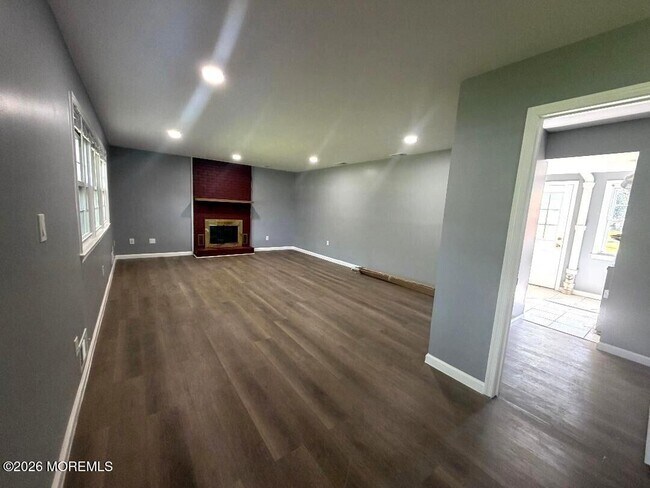 Photo - 434 Plainfield Rd