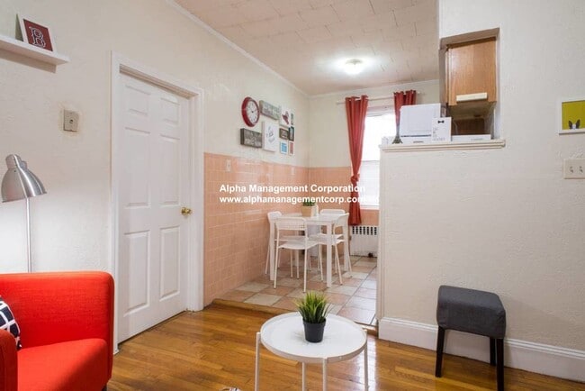 Photo - 126 Warren St Unidad 14