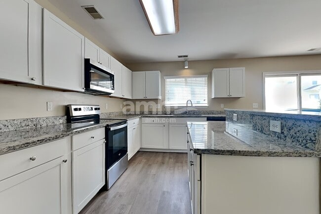 Photo - 111 Graduate Ln
