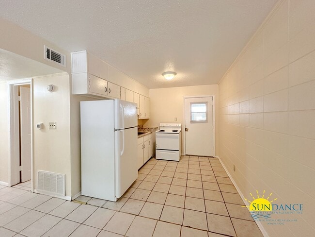 Photo - Newly Painted 2 Bedroom Home in Fort Walton Beach!