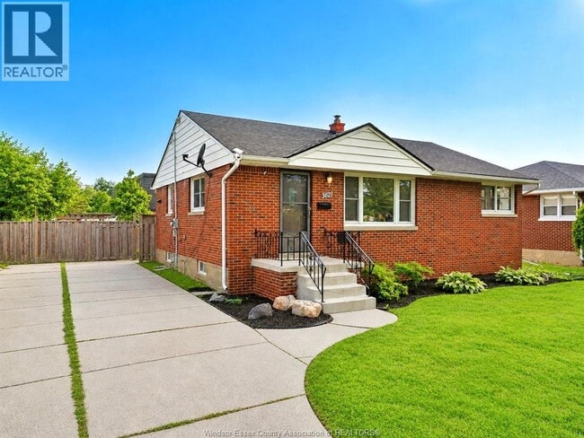 Photo - 3621 McKay Ave